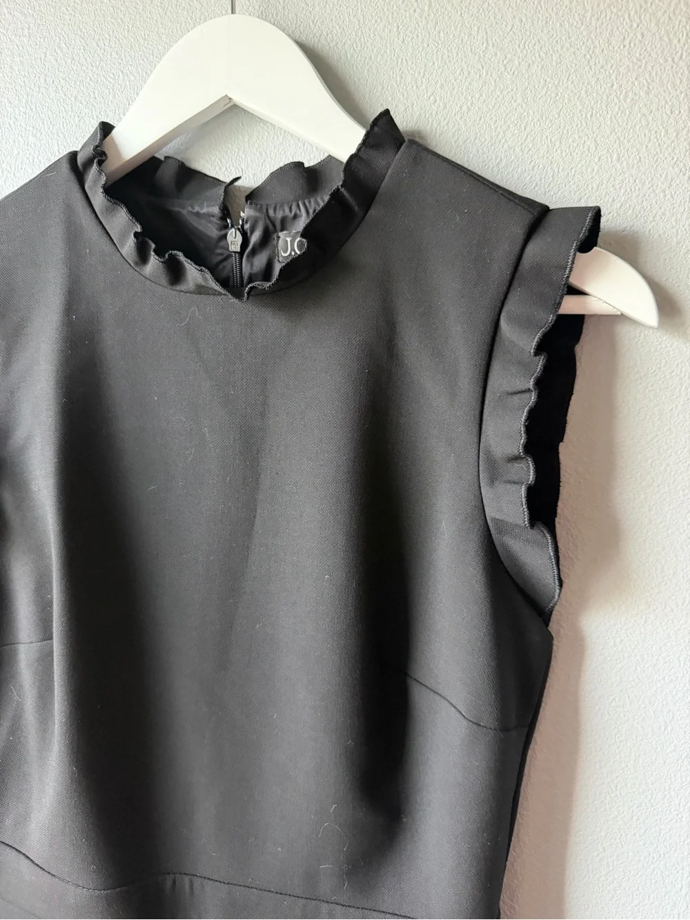 J Crew black ruffleneck knee length suit dress Women’s size 0